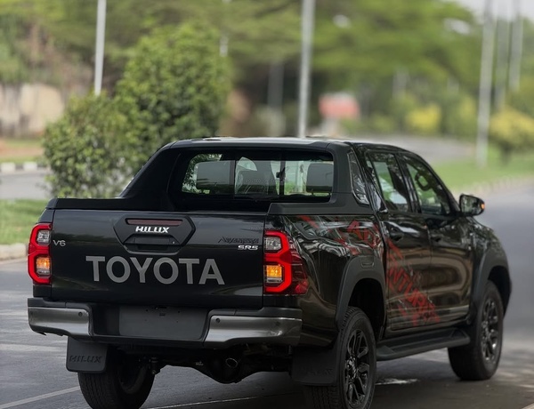 HOT DEAL: BRAND NEW HILUX ADVENTURE V6 2025 – 0KM, BUY TODAY