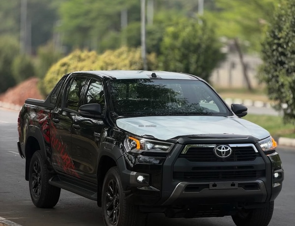 HOT DEAL: BRAND NEW HILUX ADVENTURE V6 2025 – 0KM, BUY TODAY