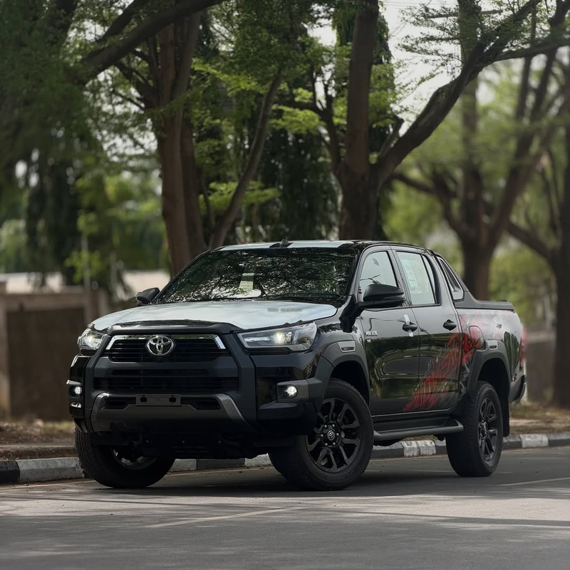 HOT DEAL: BRAND NEW HILUX ADVENTURE V6 2025 – 0KM, BUY TODAY image