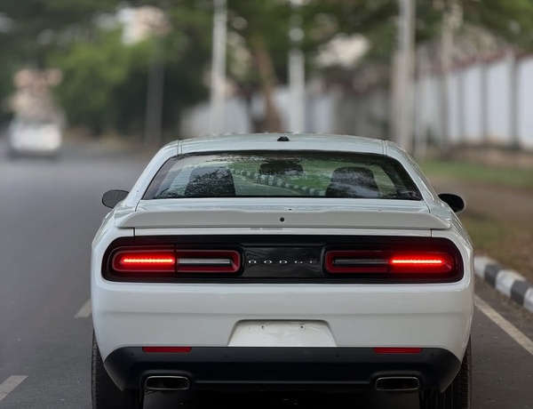 HOT DEAL: DODGE CHALLENGER 2022– CLEAN FOREIGN USED UNIT