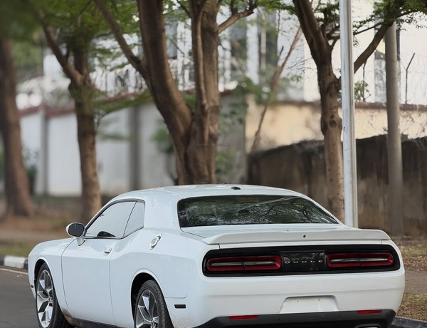 HOT DEAL: DODGE CHALLENGER 2022– CLEAN FOREIGN USED UNIT