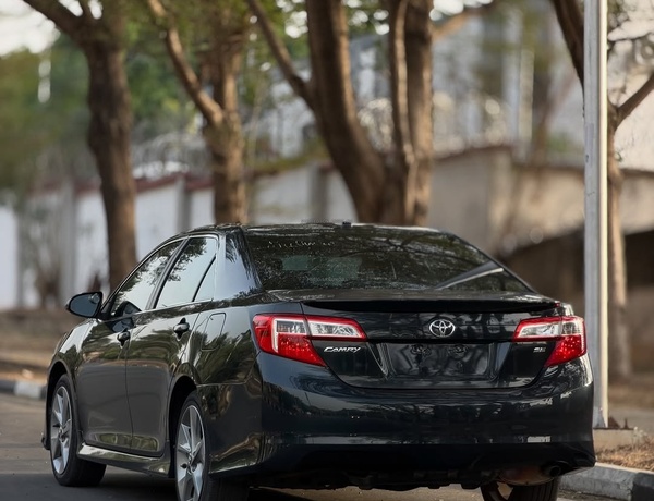 Foreign Used Toyota Camry SE 2012 for Sale In Abuja