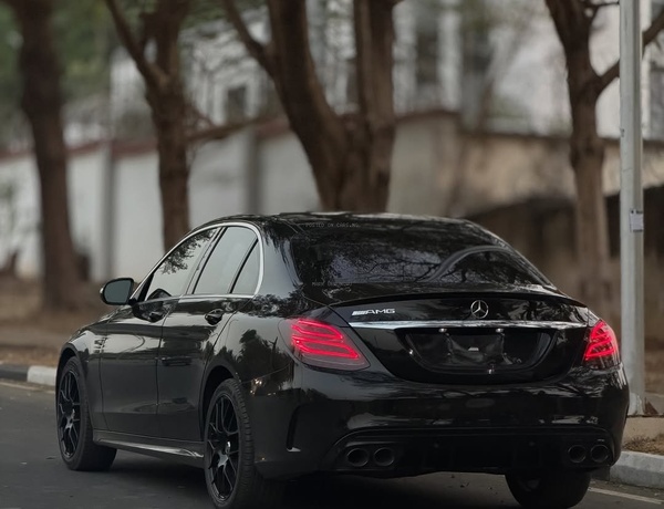 Foreign Used 2015 Mercedes C300 for Sale In Abuja
