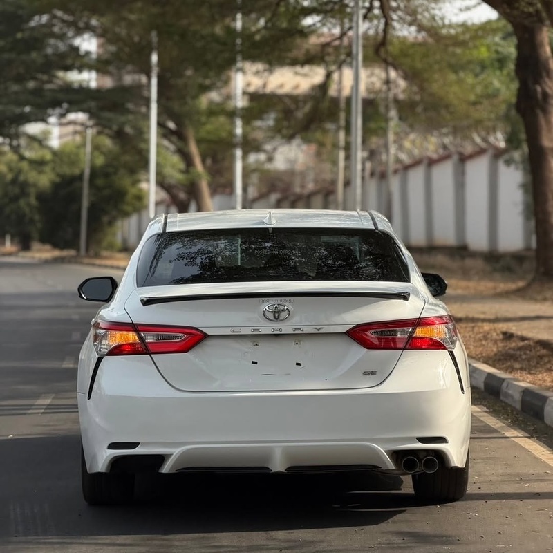 Foreign Used 2019 Toyota Camry SE for Sale In Abuja image