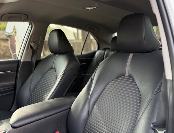 Foreign Used 2019 Toyota Camry SE for Sale In Abuja