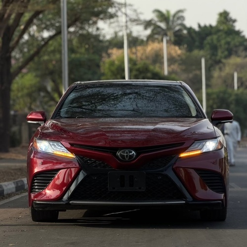 Foreign Used 2018 Toyota Camry XSE for Sale In Abuja