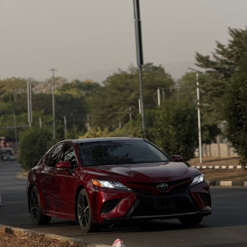 Foreign Used 2018 Toyota Camry XSE for Sale In Abuja