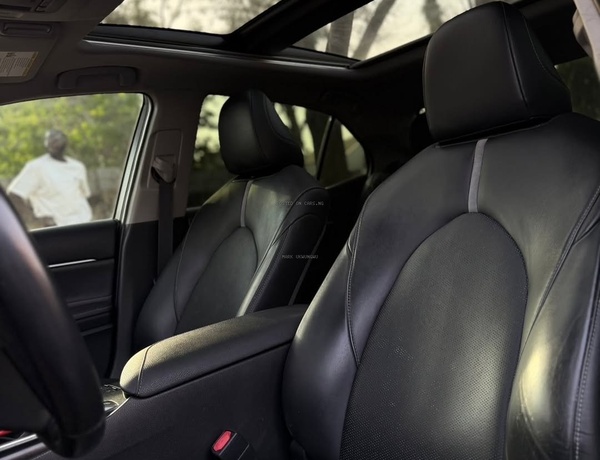 Foreign Used 2018 Toyota Camry XSE for Sale In Abuja