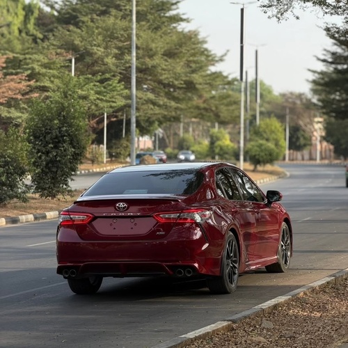 Foreign Used 2018 Toyota Camry XSE for Sale In Abuja