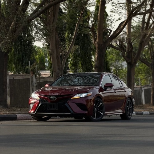 Foreign Used 2018 Toyota Camry XSE for Sale In Abuja