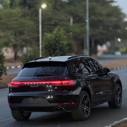 Foreign Used Porsche Macan Sport 2021 for Sale In Abuja