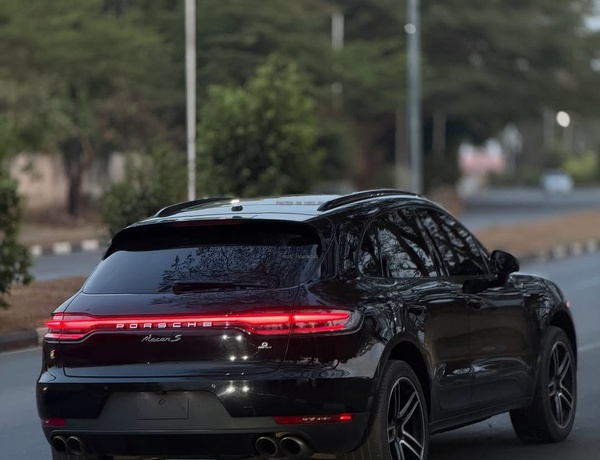 Foreign Used Porsche Macan Sport 2021 for Sale In Abuja