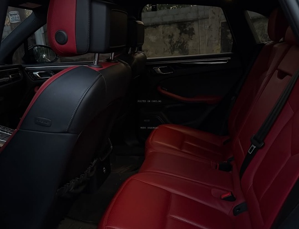 Foreign Used Porsche Macan Sport 2021 for Sale In Abuja
