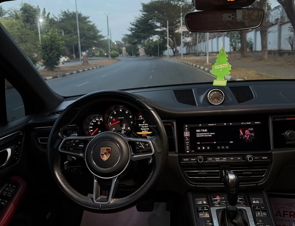 Foreign Used Porsche Macan Sport 2021 for Sale In Abuja