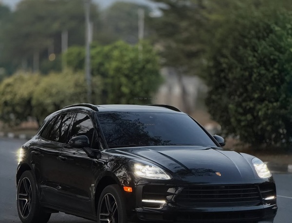 Foreign Used Porsche Macan Sport 2021 for Sale In Abuja