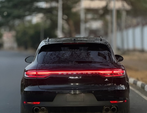 Foreign Used Porsche Macan Sport 2021 for Sale In Abuja