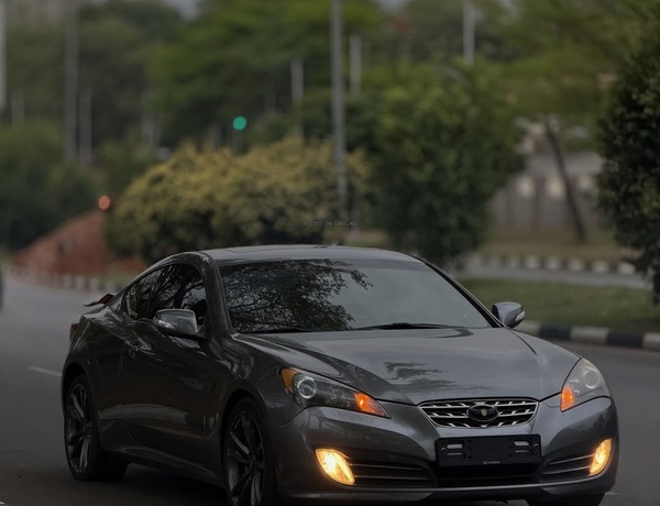 HYUNDAI GENESIS 2010 FOREIGN USED – EXECUTIVE CAR, BUY FAST