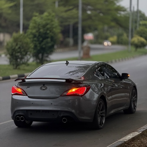 HYUNDAI GENESIS 2010 FOREIGN USED – EXECUTIVE CAR, BUY FAST