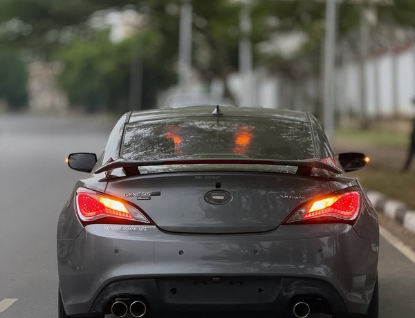 HYUNDAI GENESIS 2010 FOREIGN USED – EXECUTIVE CAR, BUY FAST