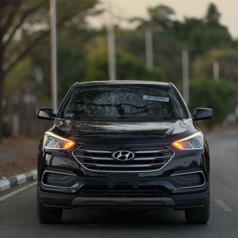Hyundai Santa Fe 2018 Foreign Used 🔥 Full Option, Smooth Ride image