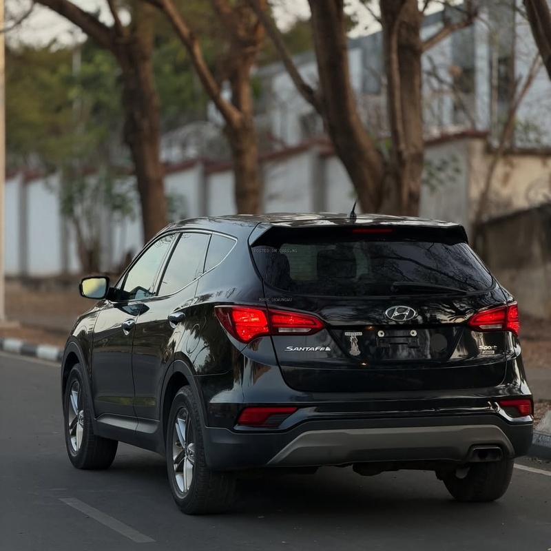 Hyundai Santa Fe 2018 Foreign Used 🔥 Full Option, Smooth Ride image