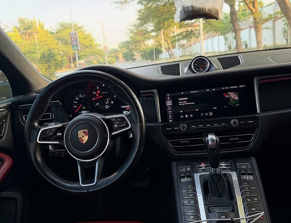Foreign Used Porsche Maccan S 2021 for Sale In Abuja