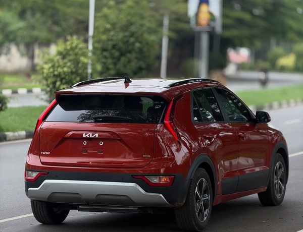 2023 KIA NIRO – FOREIGN USED | HYBRID LUXURY SUV 
