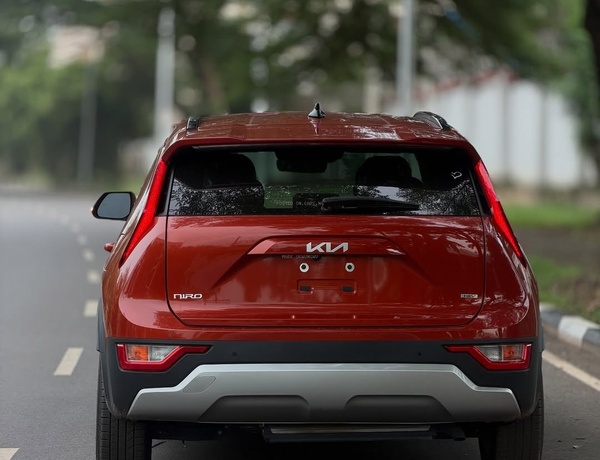 2023 KIA NIRO – FOREIGN USED | HYBRID LUXURY SUV 