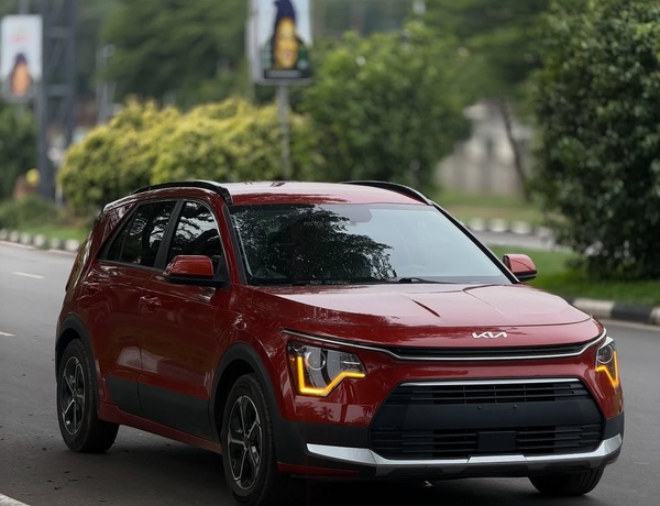 2023 KIA NIRO – FOREIGN USED | HYBRID LUXURY SUV 