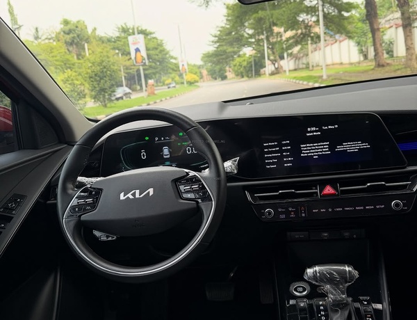 2023 KIA NIRO – FOREIGN USED | HYBRID LUXURY SUV 