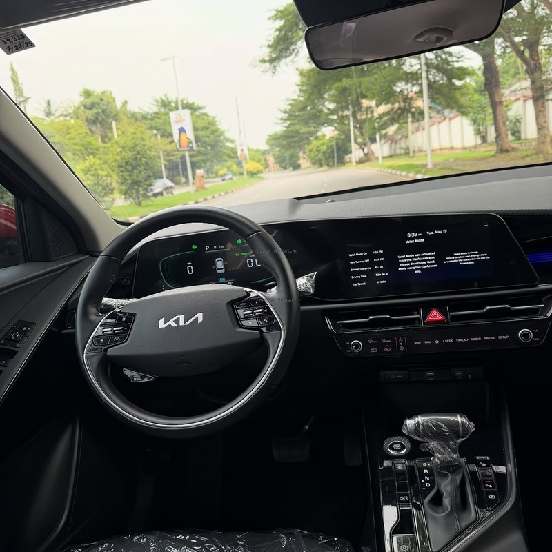 2023 KIA NIRO – FOREIGN USED | HYBRID LUXURY SUV  image