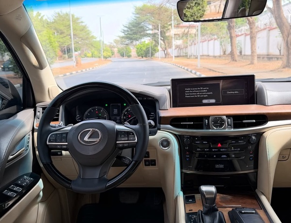 Lexus LX570 2016 Foreign Used 🇯🇵 Luxury SUV, Full Option