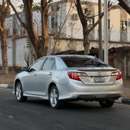 Toyota Camry SE 2013 FOREIGN USED for Sale In Abuja
