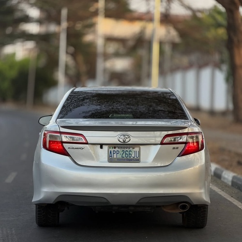 Toyota Camry SE 2013 FOREIGN USED for Sale In Abuja