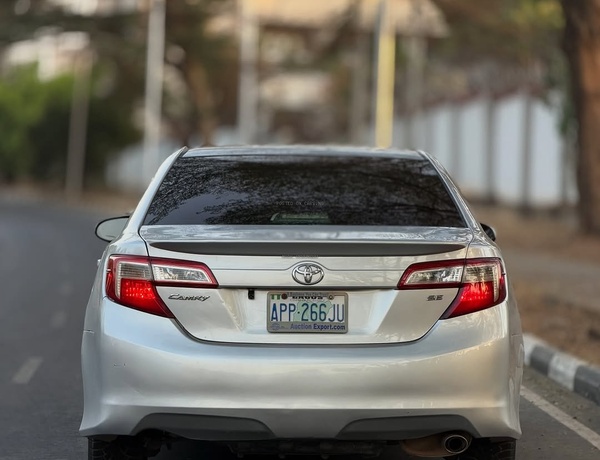 Toyota Camry SE 2013 FOREIGN USED for Sale In Abuja