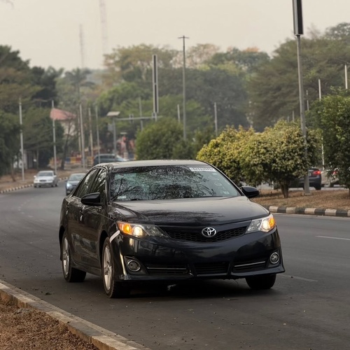 Foreign Used Toyota Camry SE 2013 for Sale In Abuja