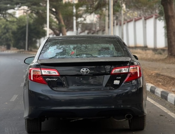 Foreign Used Toyota Camry SE 2013 for Sale In Abuja