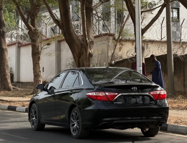 Foreign Used 2016 Toyota Camry XSE for Sale In Abuja
