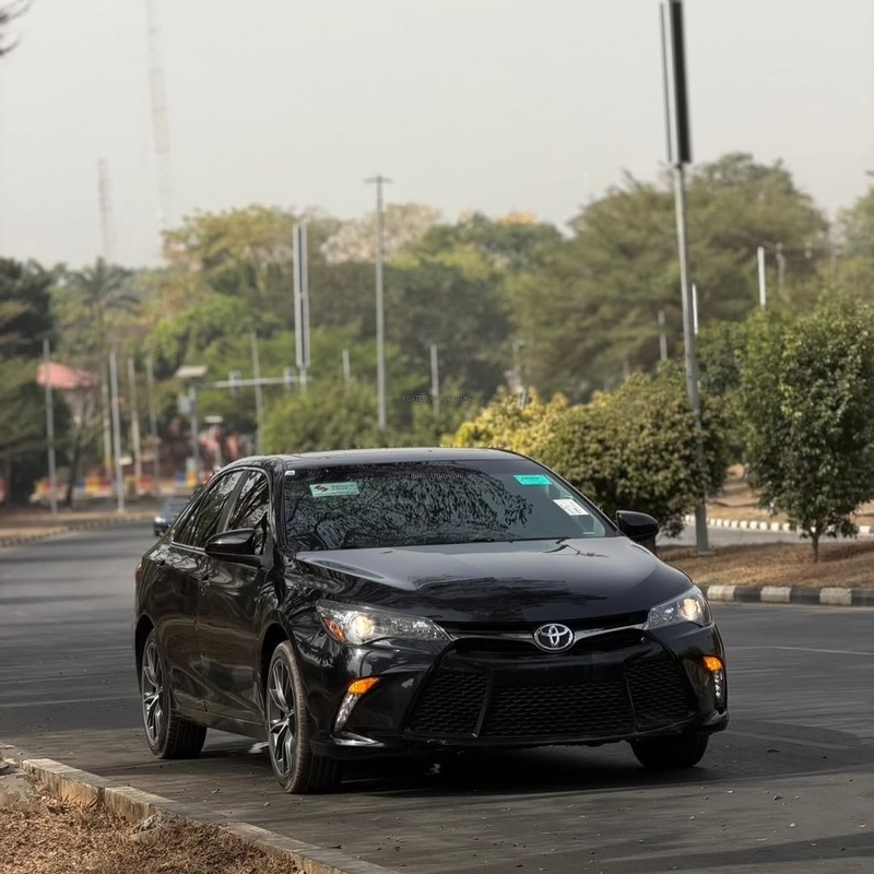 Foreign Used 2016 Toyota Camry XSE for Sale In Abuja image