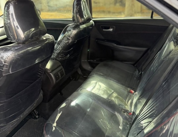 Foreign Used 2016 Toyota Camry XSE for Sale In Abuja