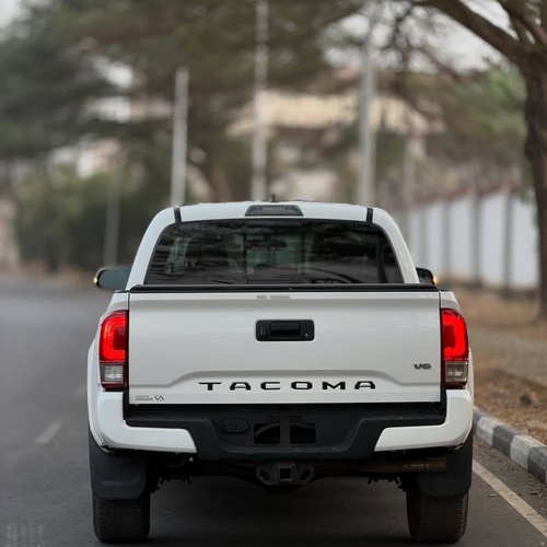  Foreign Used Toyota Tacoma 2016 for Sale In Abuja