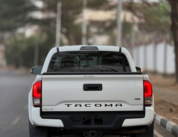  Foreign Used Toyota Tacoma 2016 for Sale In Abuja