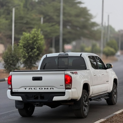 Foreign Used Toyota Tacoma 2016 for Sale In Abuja
