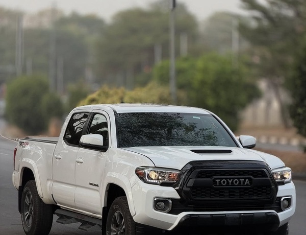  Foreign Used Toyota Tacoma 2016 for Sale In Abuja