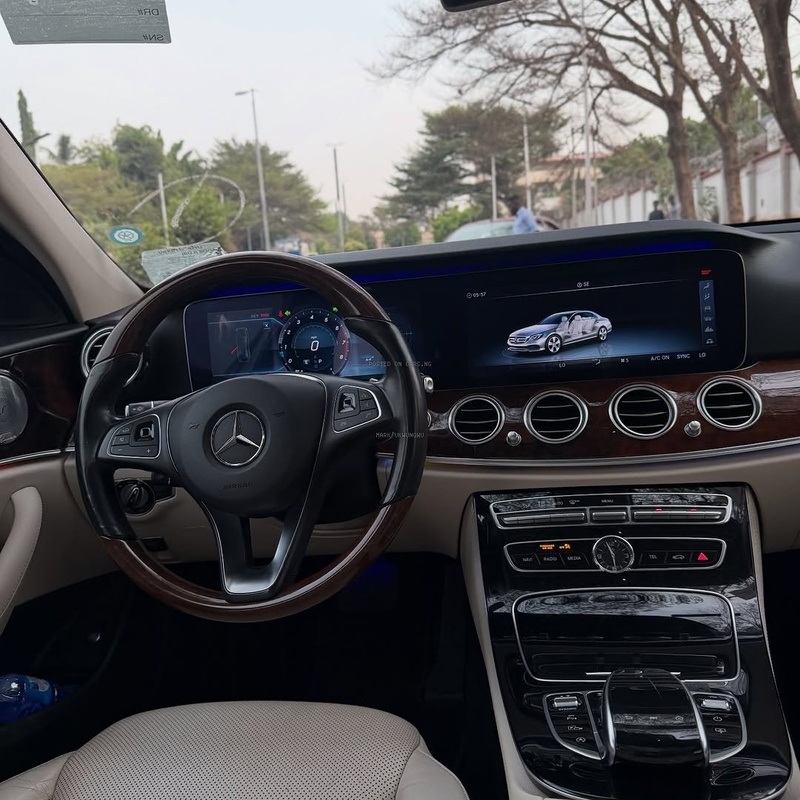 Mercedes Benz E400 2018 FOREIGN USED – Don’t Miss Out image