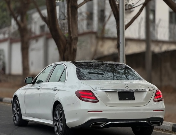 Mercedes Benz E400 2018 FOREIGN USED – Don’t Miss Out