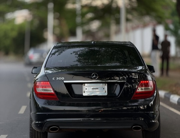 Luxury & Comfort – Mercedes-Benz C300 2009 – Foreign Used Available Now