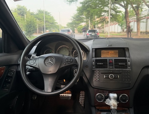 Luxury & Comfort – Mercedes-Benz C300 2009 – Foreign Used Available Now