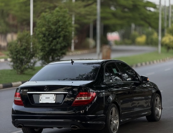 Luxury & Comfort – Mercedes-Benz C300 2009 – Foreign Used Available Now
