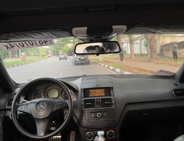Luxury & Comfort – Mercedes-Benz C300 2009 – Foreign Used Available Now